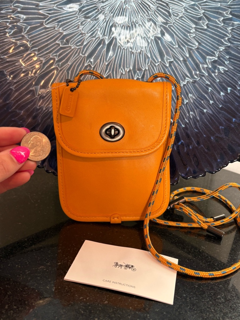 Coach Turnlock Pouch 10 New Mango/Orange Mini Crossbody - Picture 2 of 7